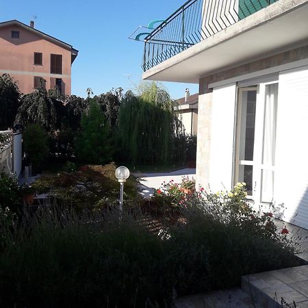 B&B Regina Busto Arsizio Bagian luar foto