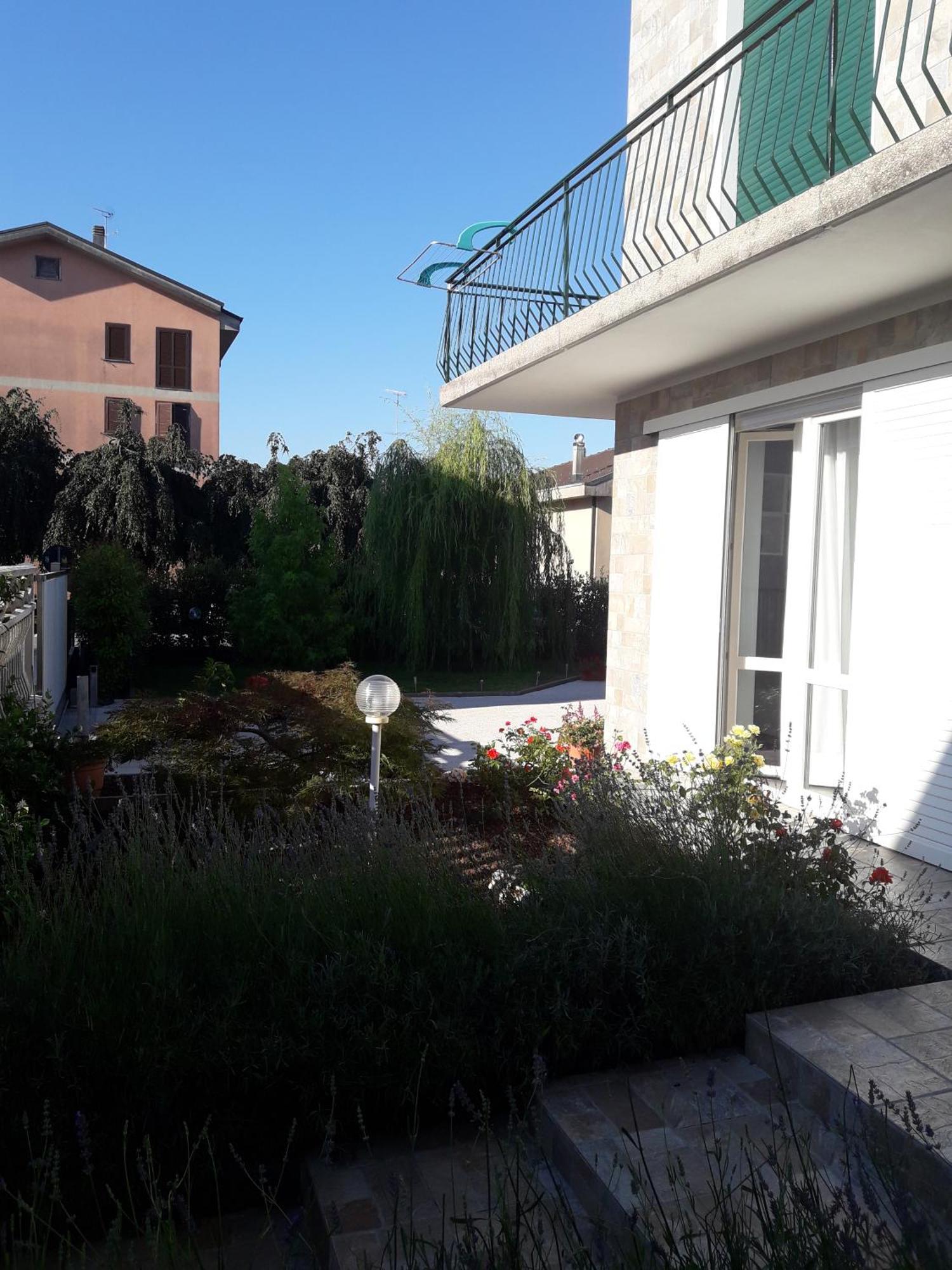 B&B Regina Busto Arsizio Bagian luar foto